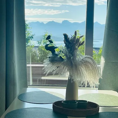 With A View - North דירה *